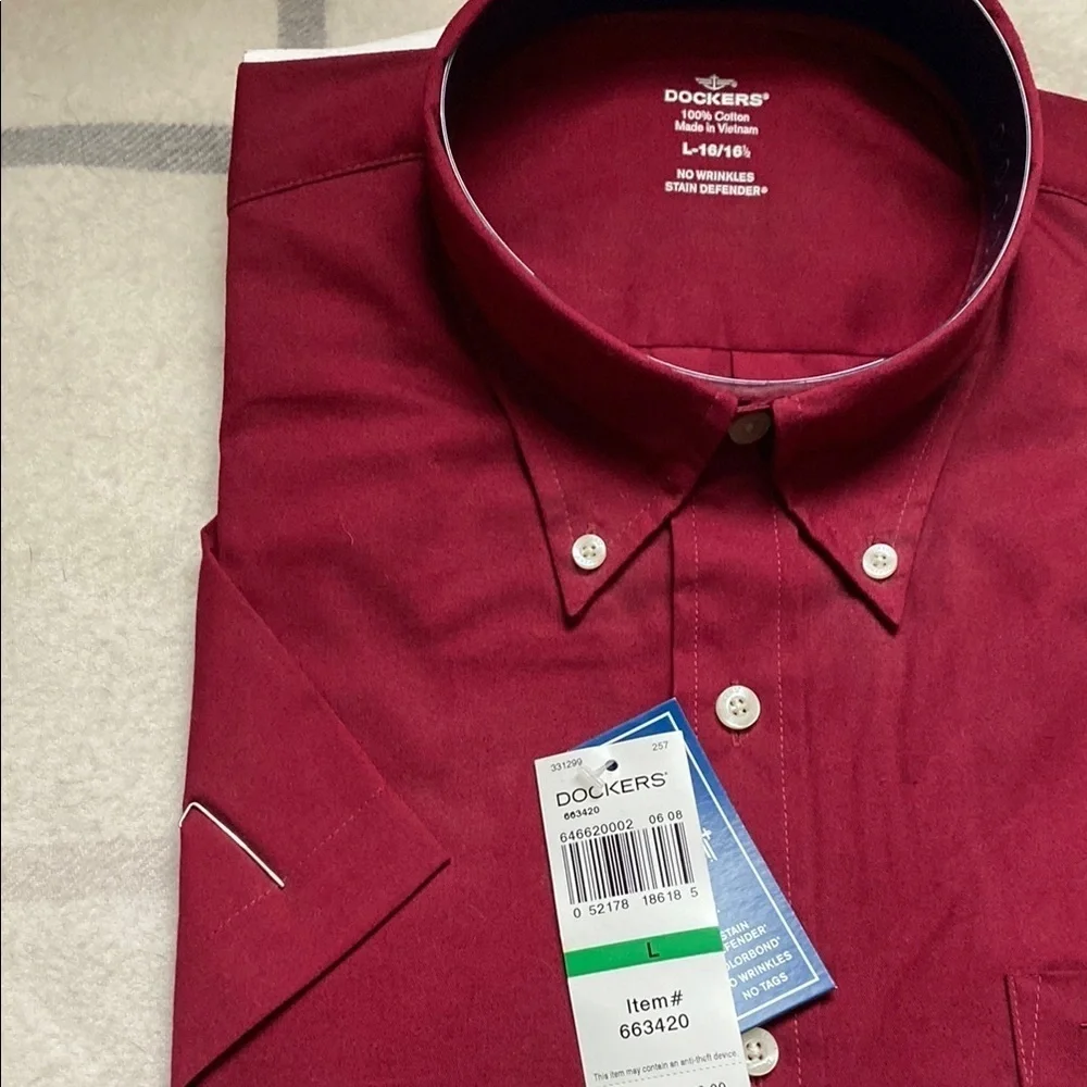 Dockers Burgandy Men's Short Sleeve Dress Shirt Size Large - Picture 2 of 8